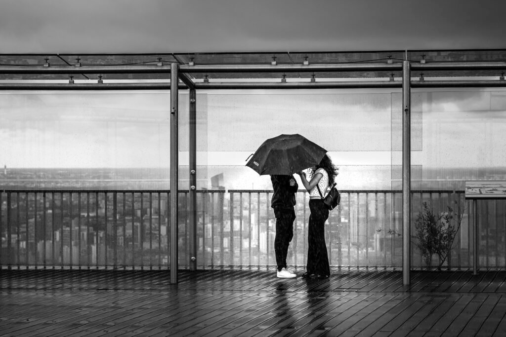 Couple sur la terrasse de la Tour Montparnasse